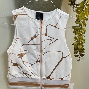 NWT crop athletic zipper top